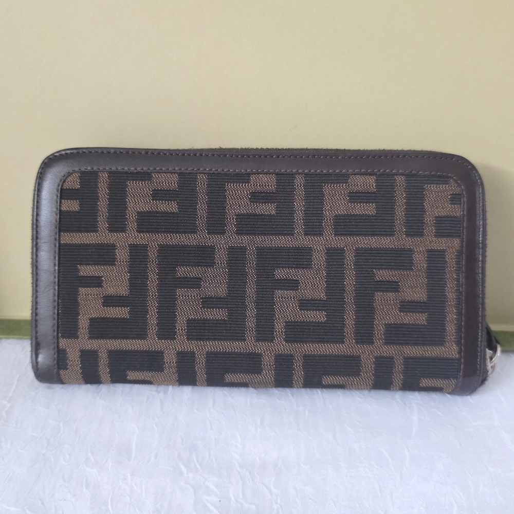 Auth Fendi FF Zucca Zipper Long Wallet